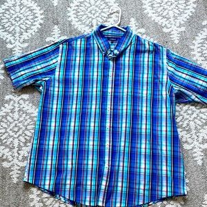 Men’s lightweight casual shirt. Great for summer.